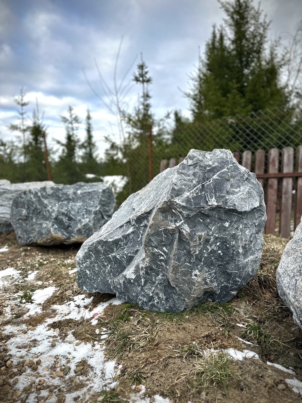 ✿Валун доломит средний