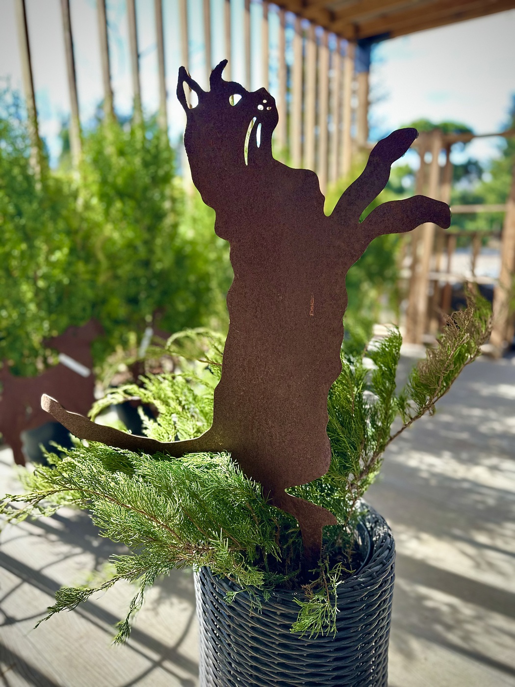 ★Арт-объект Котик охотится